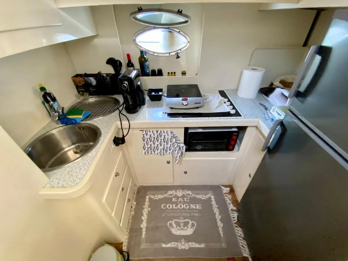 Panaby Houseboat Hotel Palermo Botel