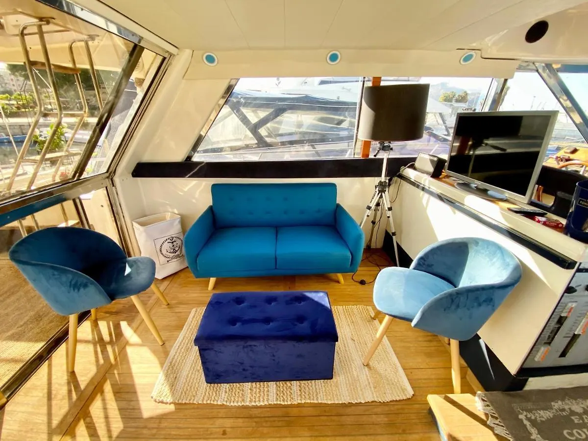 Ботель Отель Panaby Houseboat Палермо