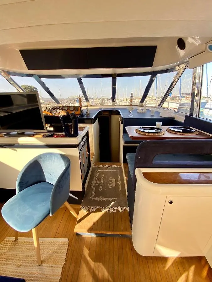 Отель Panaby Houseboat Палермо 0*,  Италия