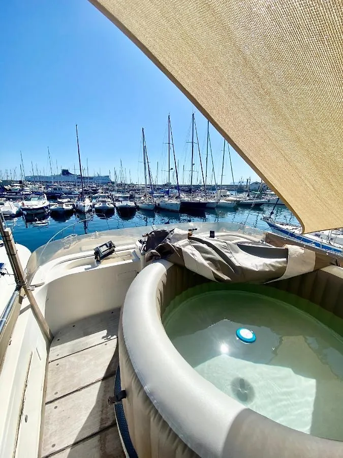 Отель Panaby Houseboat Палермо Ботель